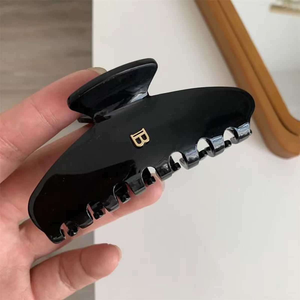 Arc Hair Claw