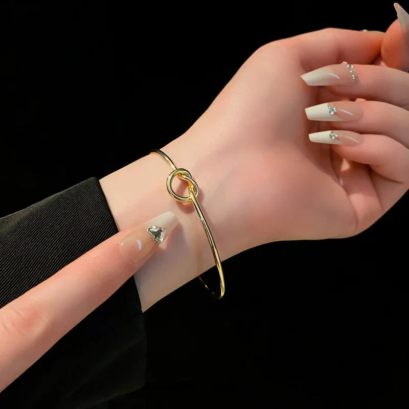 Vintage Stainless Steel Woven Bracelet – Timeless Streetwear Elegance