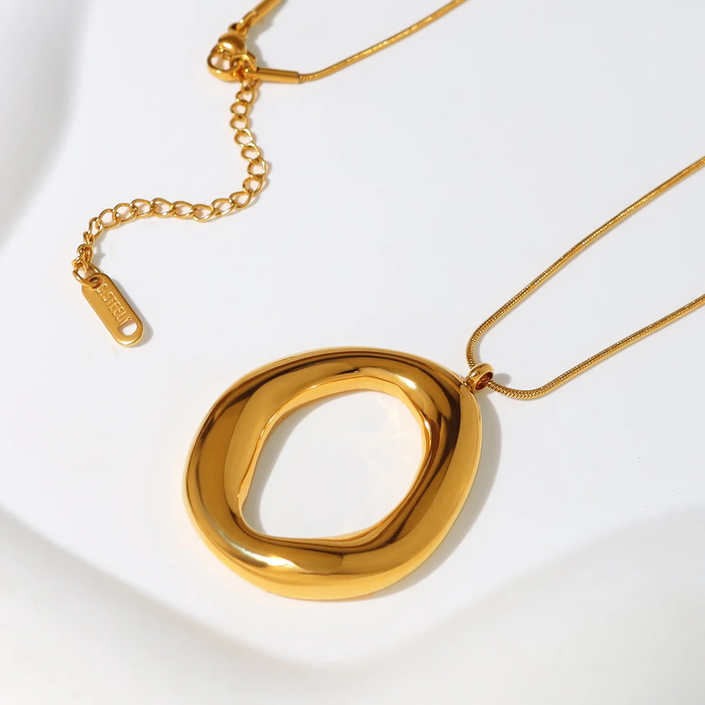 Luna Sculpt Pendant Necklace