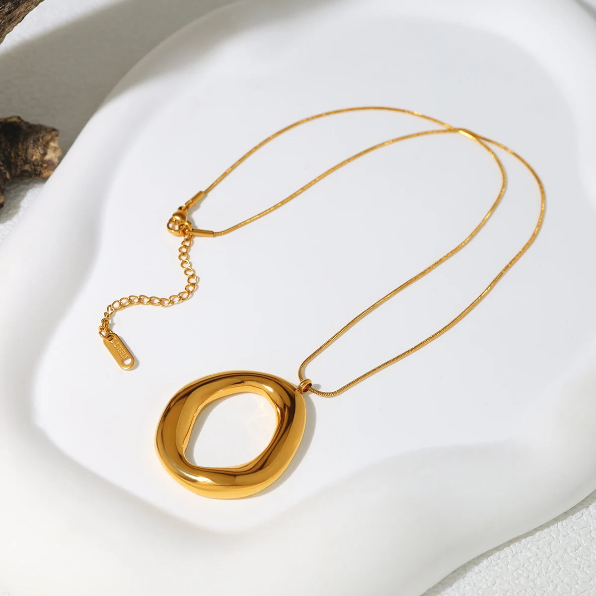 Luna Sculpt Pendant Necklace