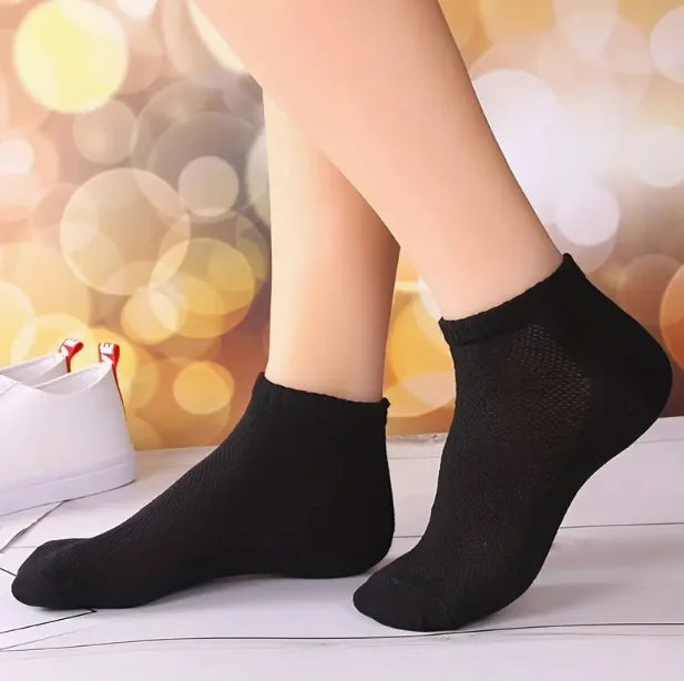 Ultra-Breathable Low Cut Sports Socks for Women & Men – Lightweight Comfort for Running, Training & Everyday Style
