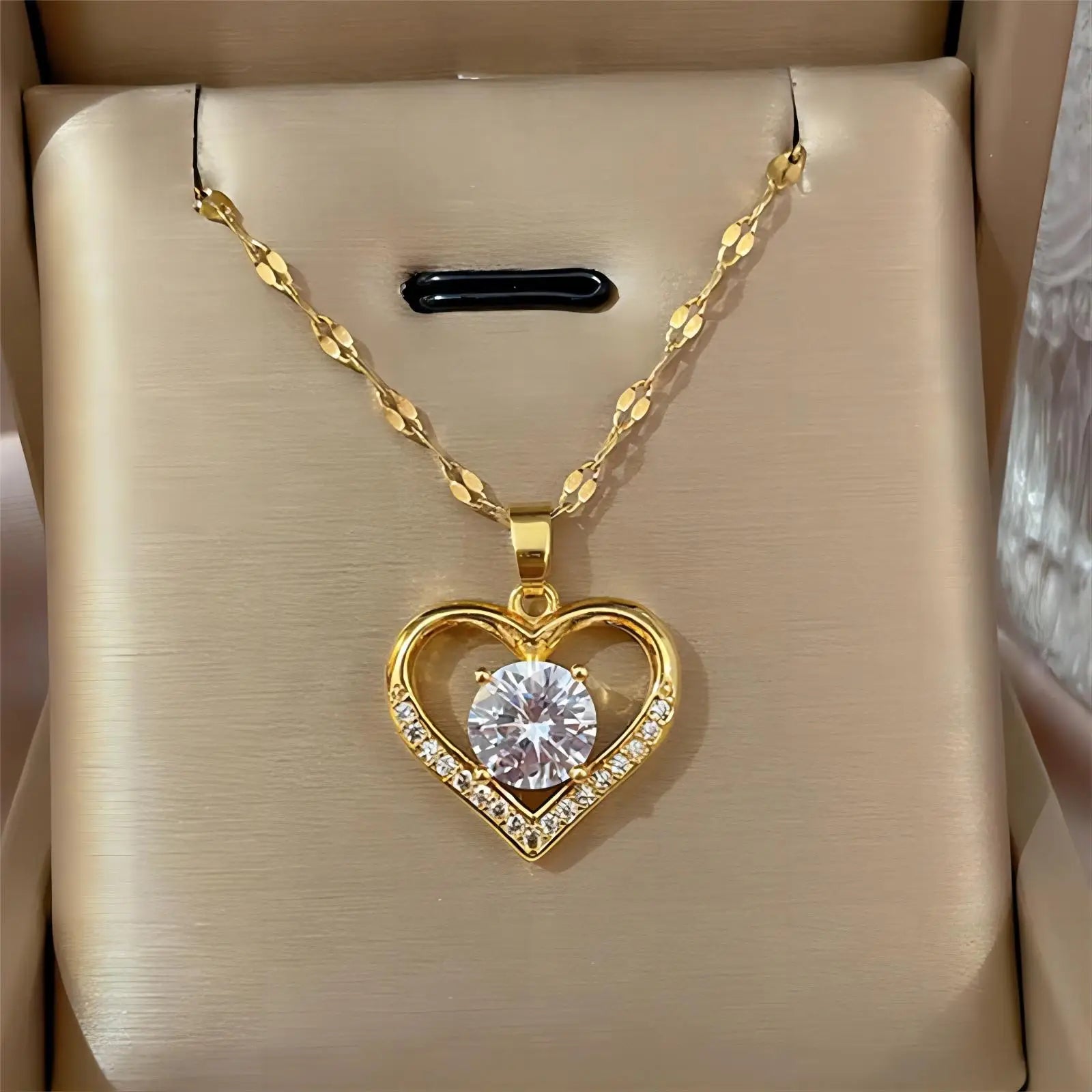 Luna Heart Zircon Necklace