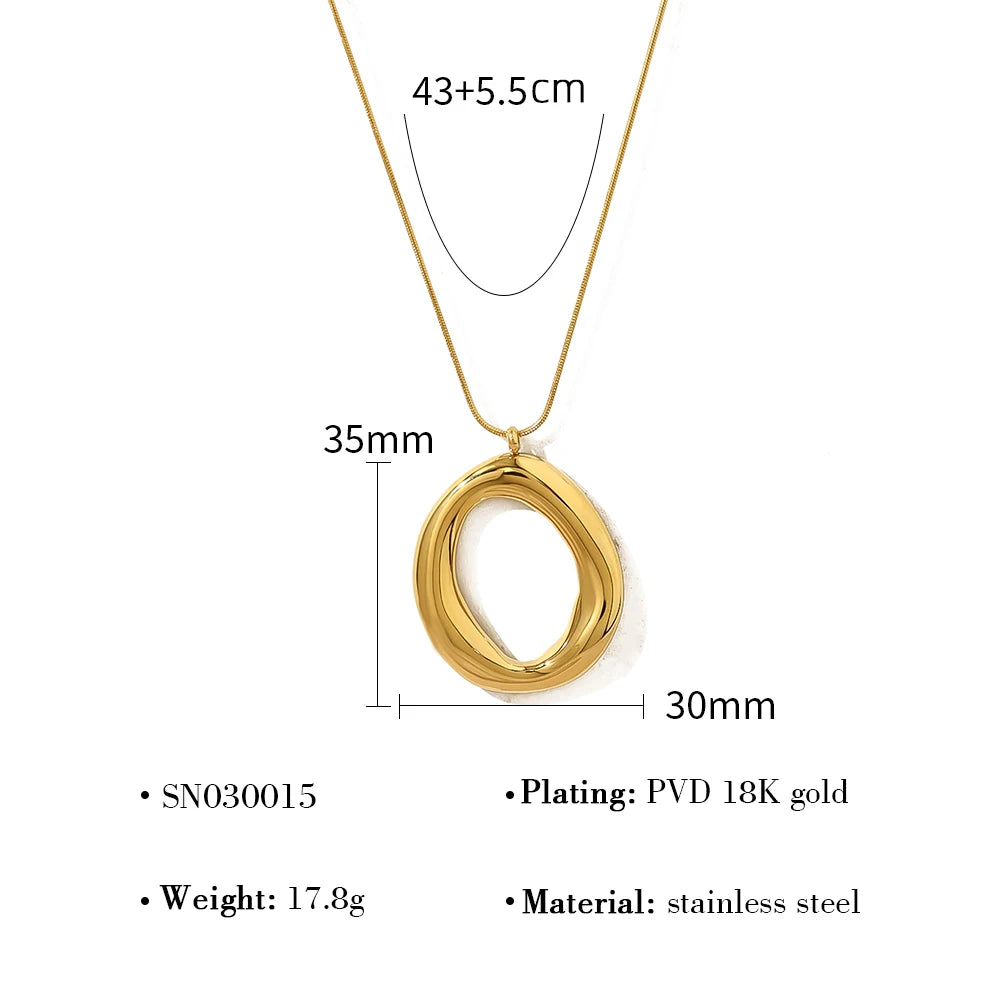 Luna Sculpt Pendant Necklace